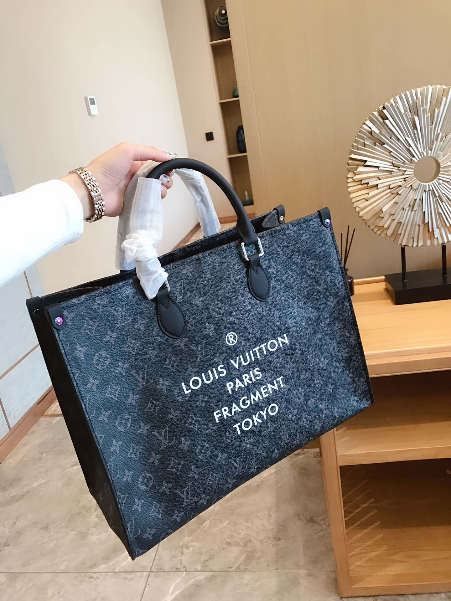 LV $71 gallery