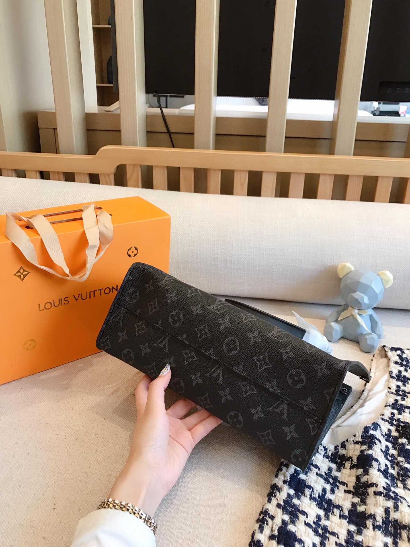 LV $71 gallery