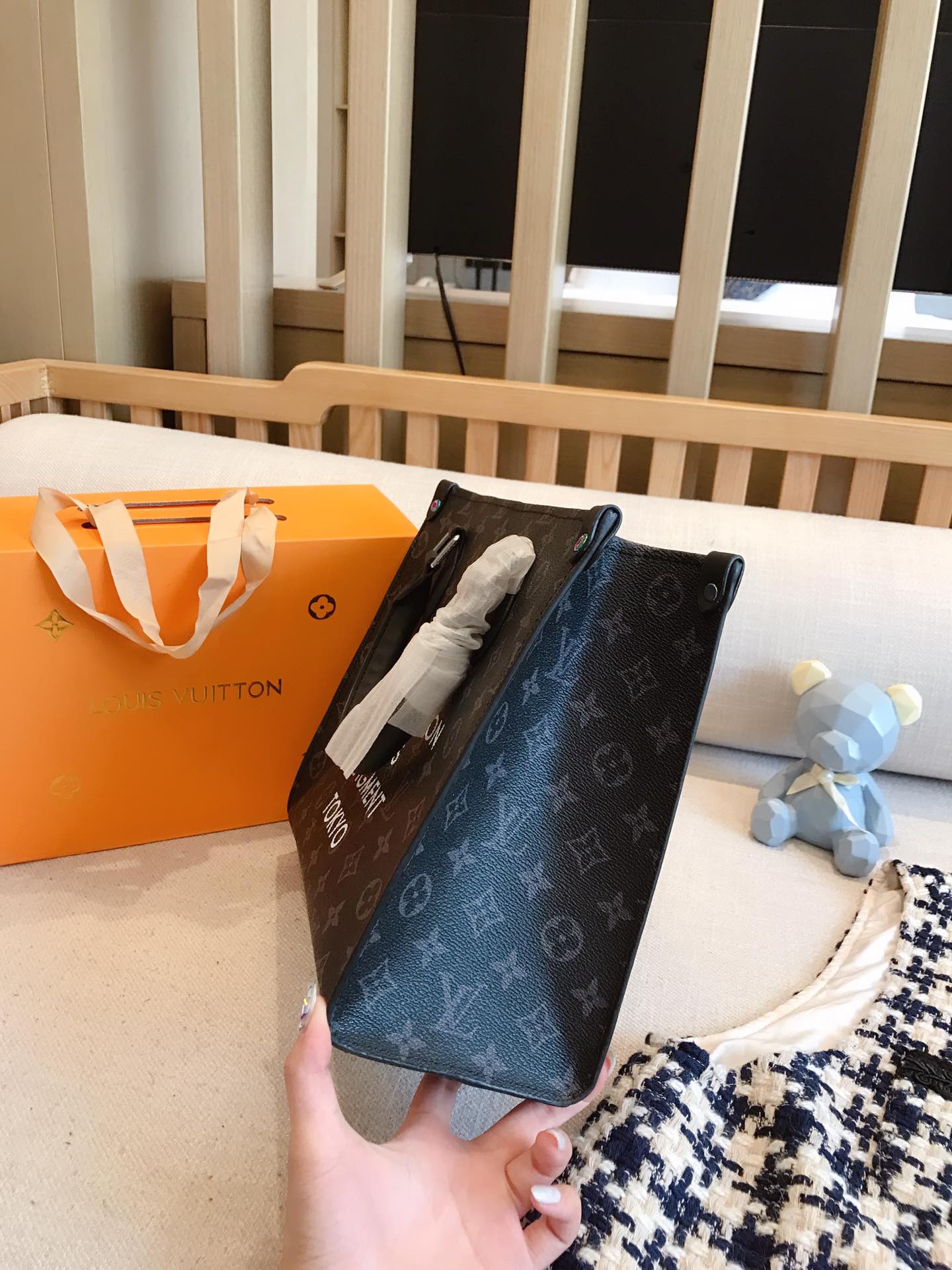 LV $71 gallery