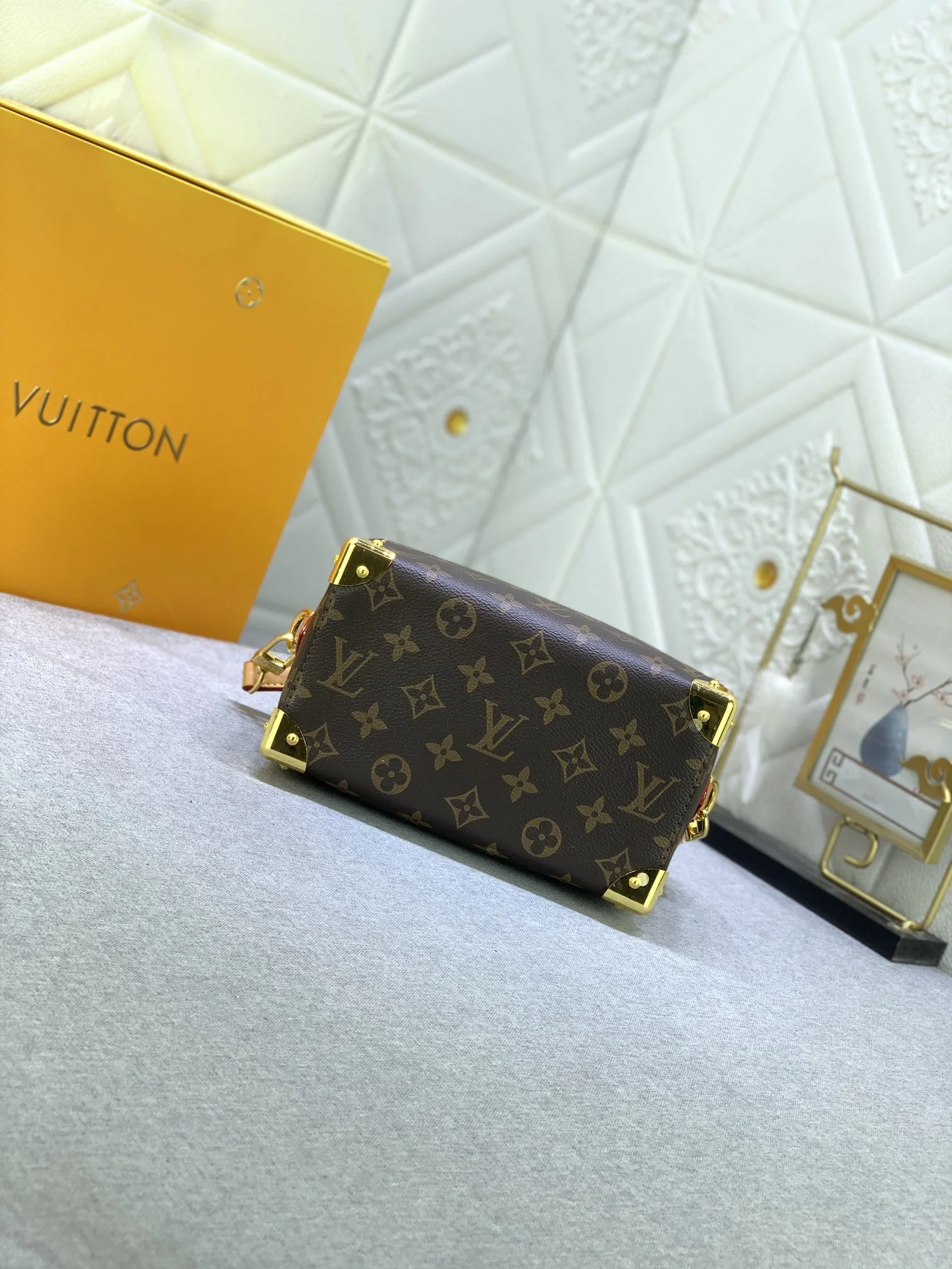 LV $71 gallery