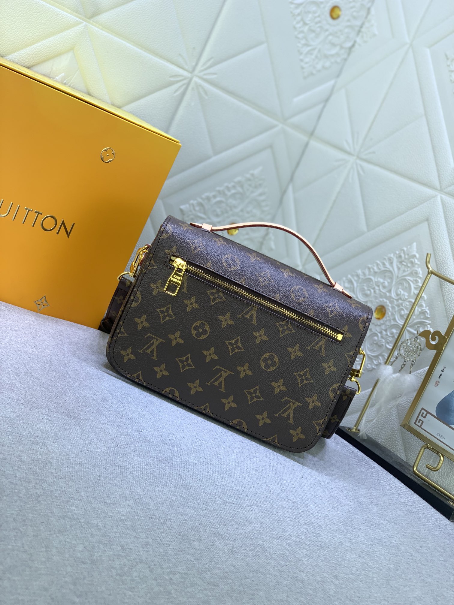 LV $72 gallery