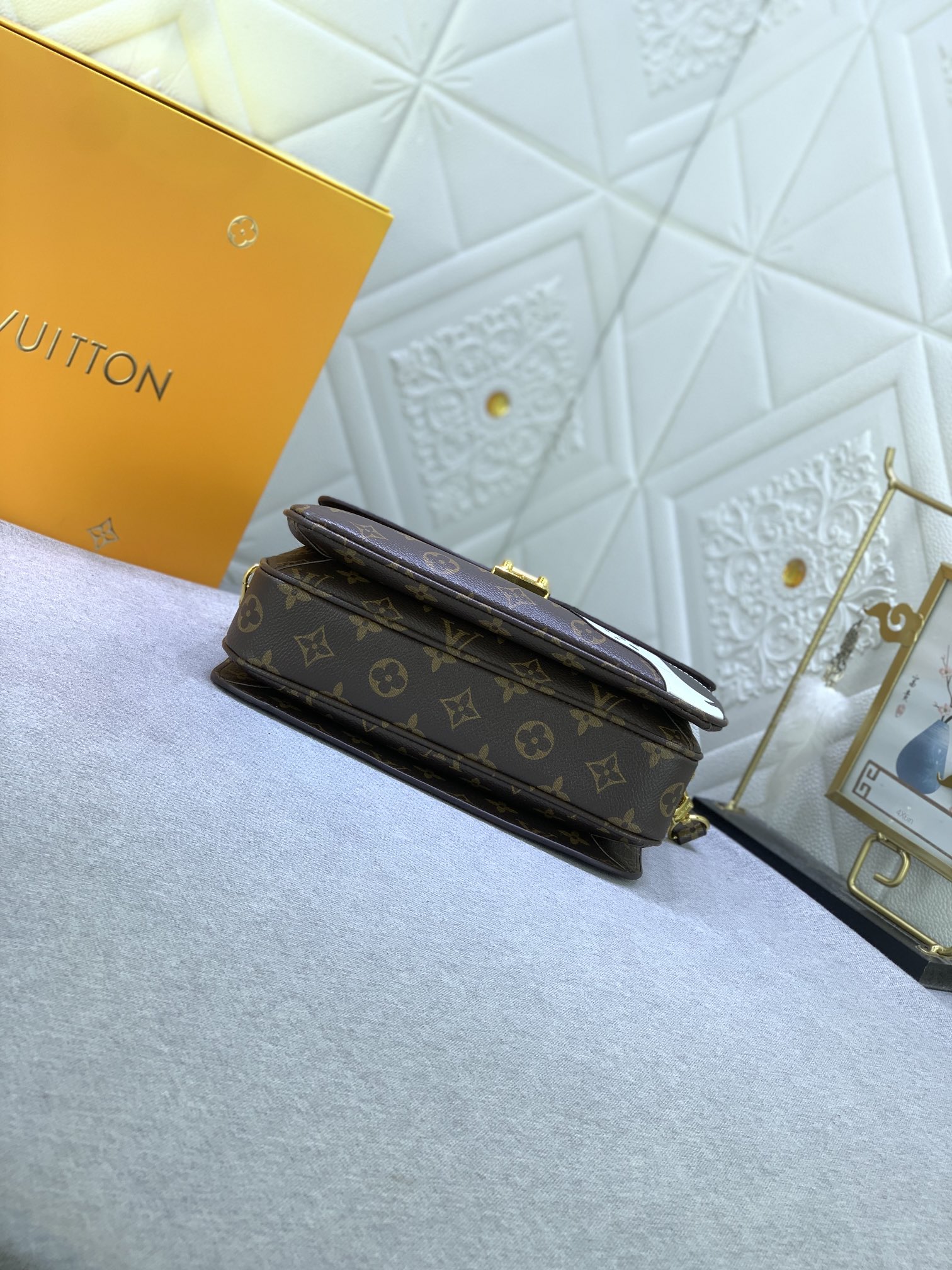 LV $72 gallery