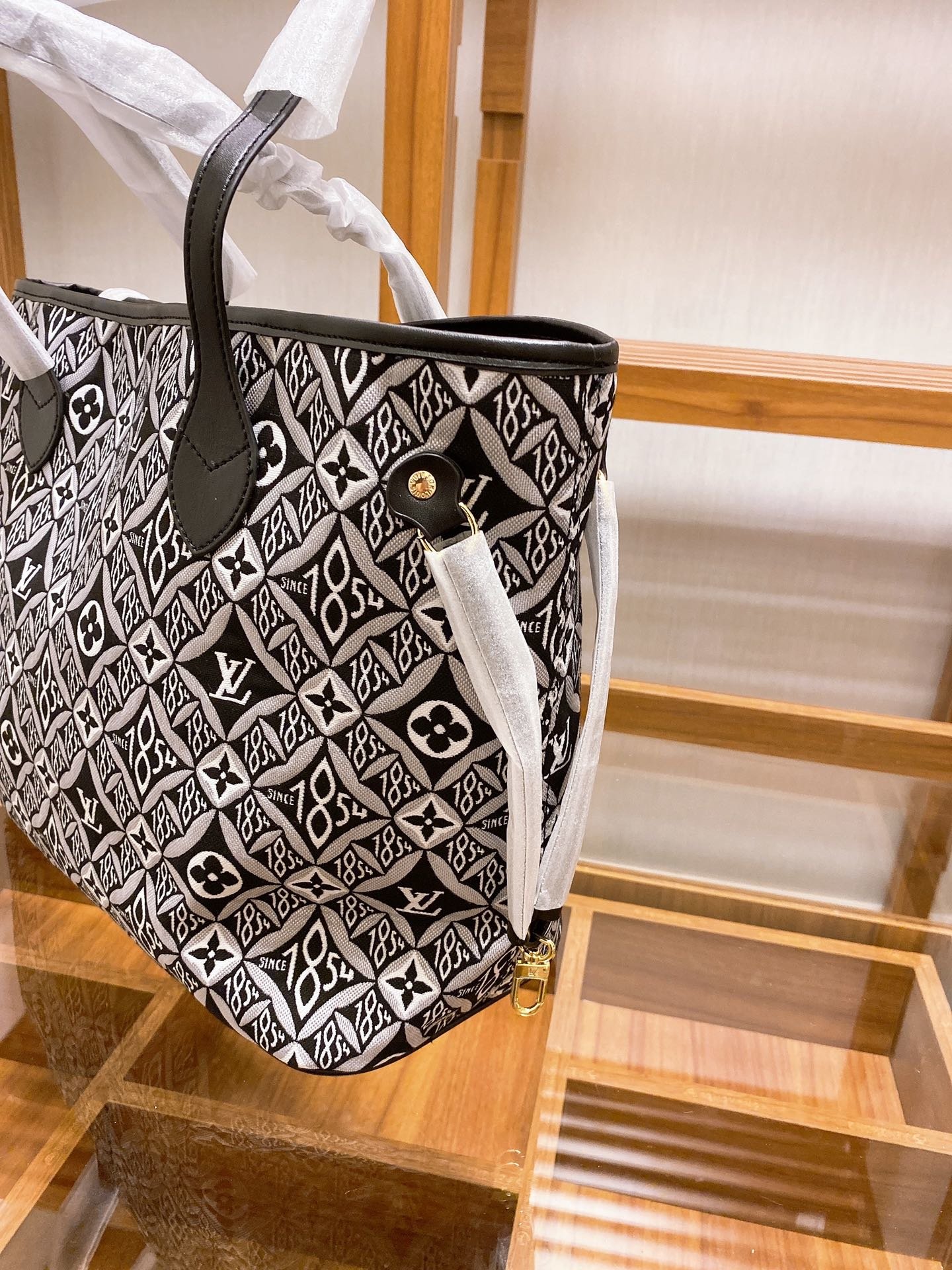 LV $72 gallery