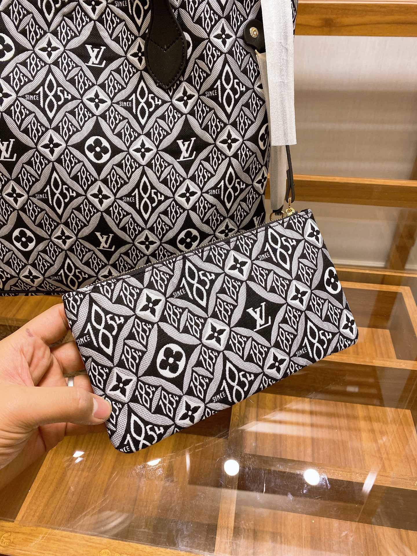 LV $72 gallery