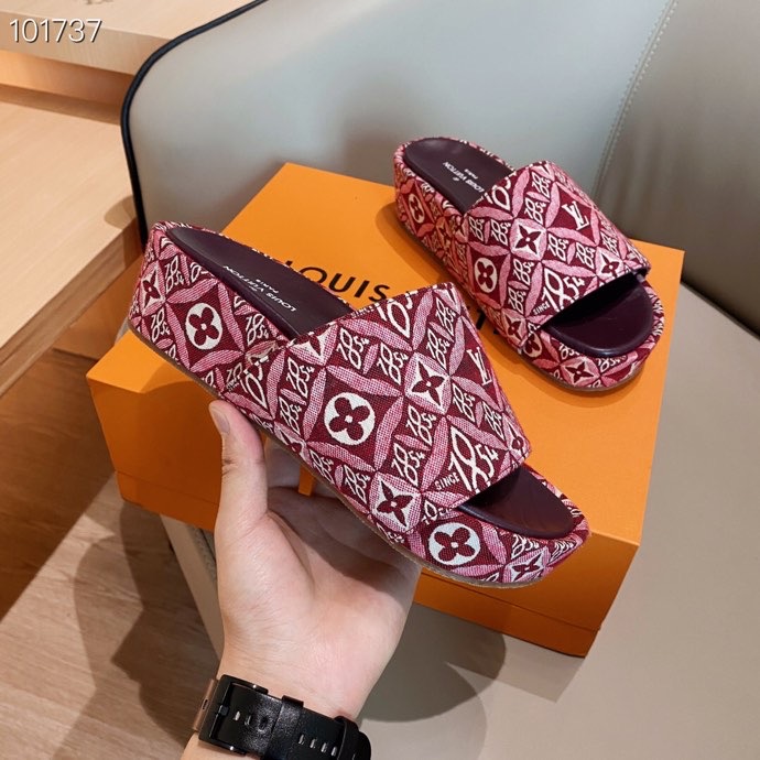 LV $72 gallery