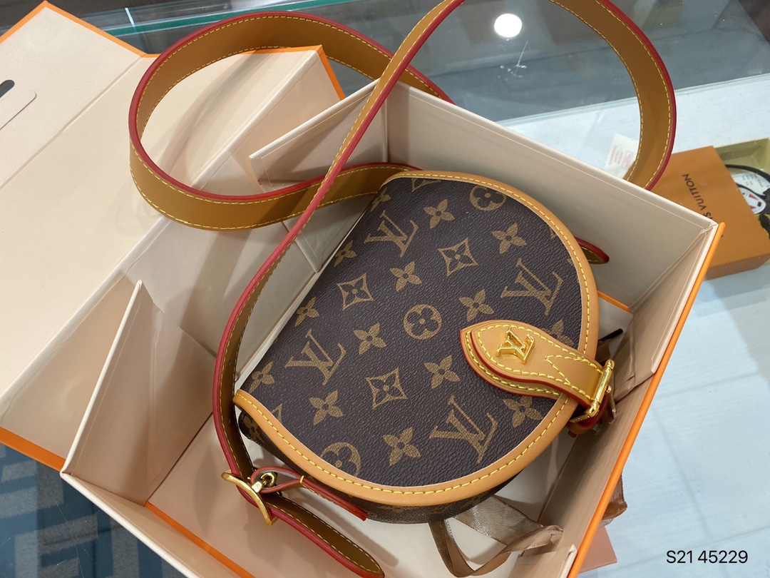 LV $72 gallery