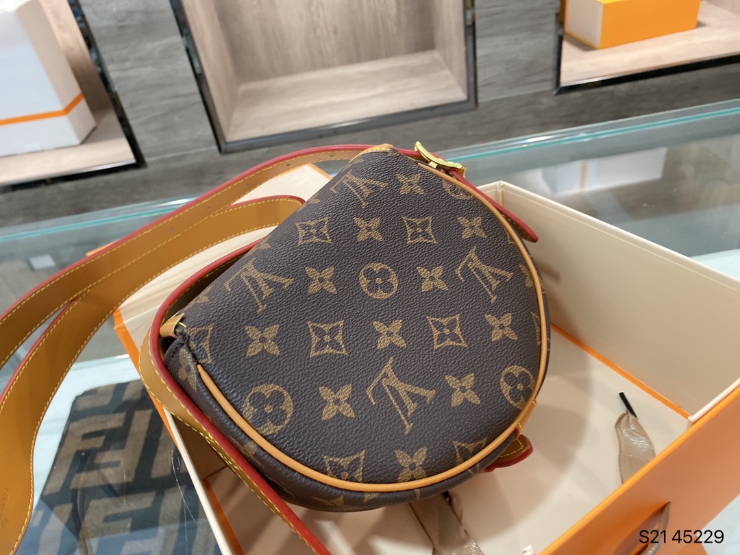 LV $72 gallery