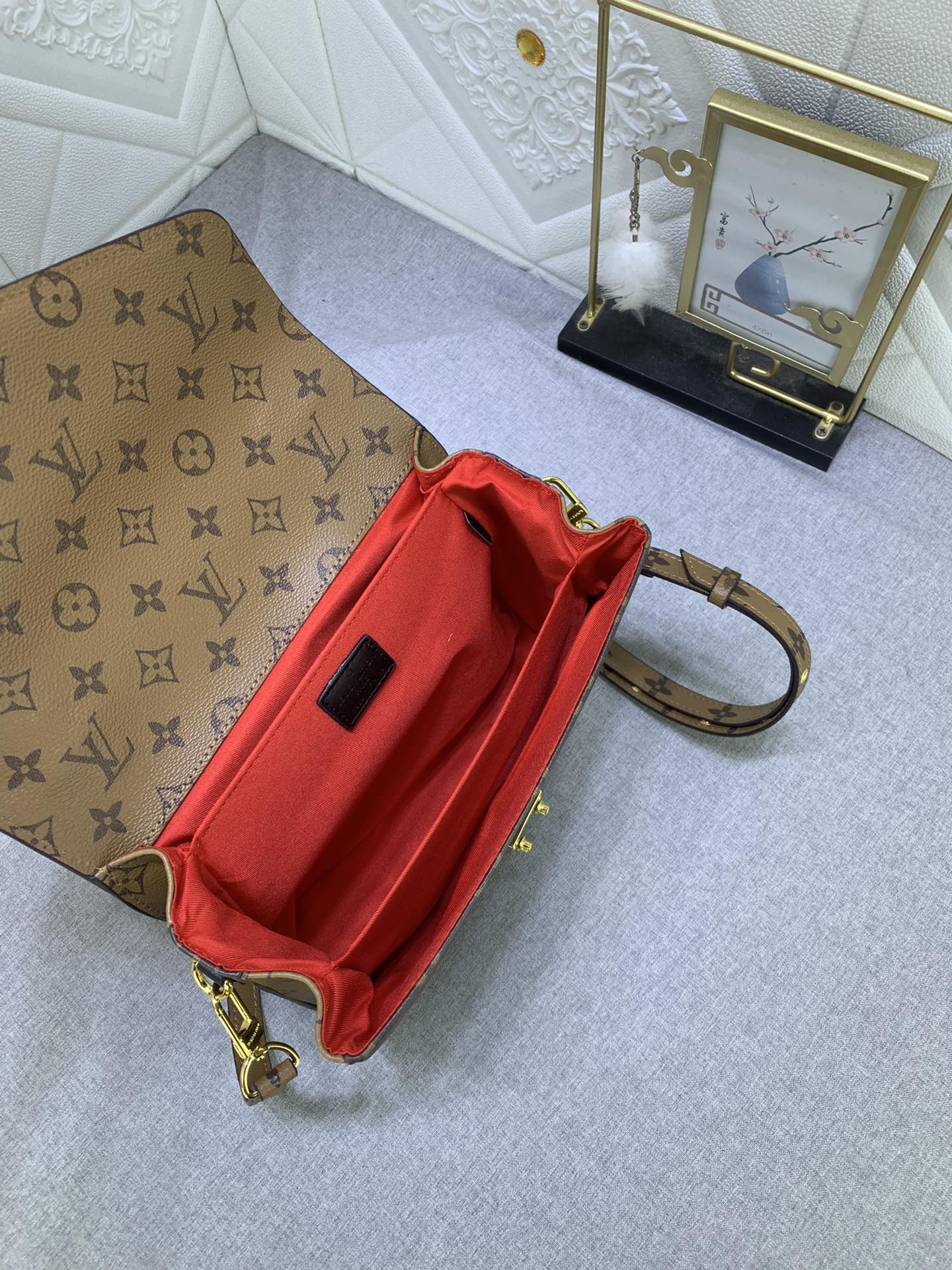 LV $72 gallery