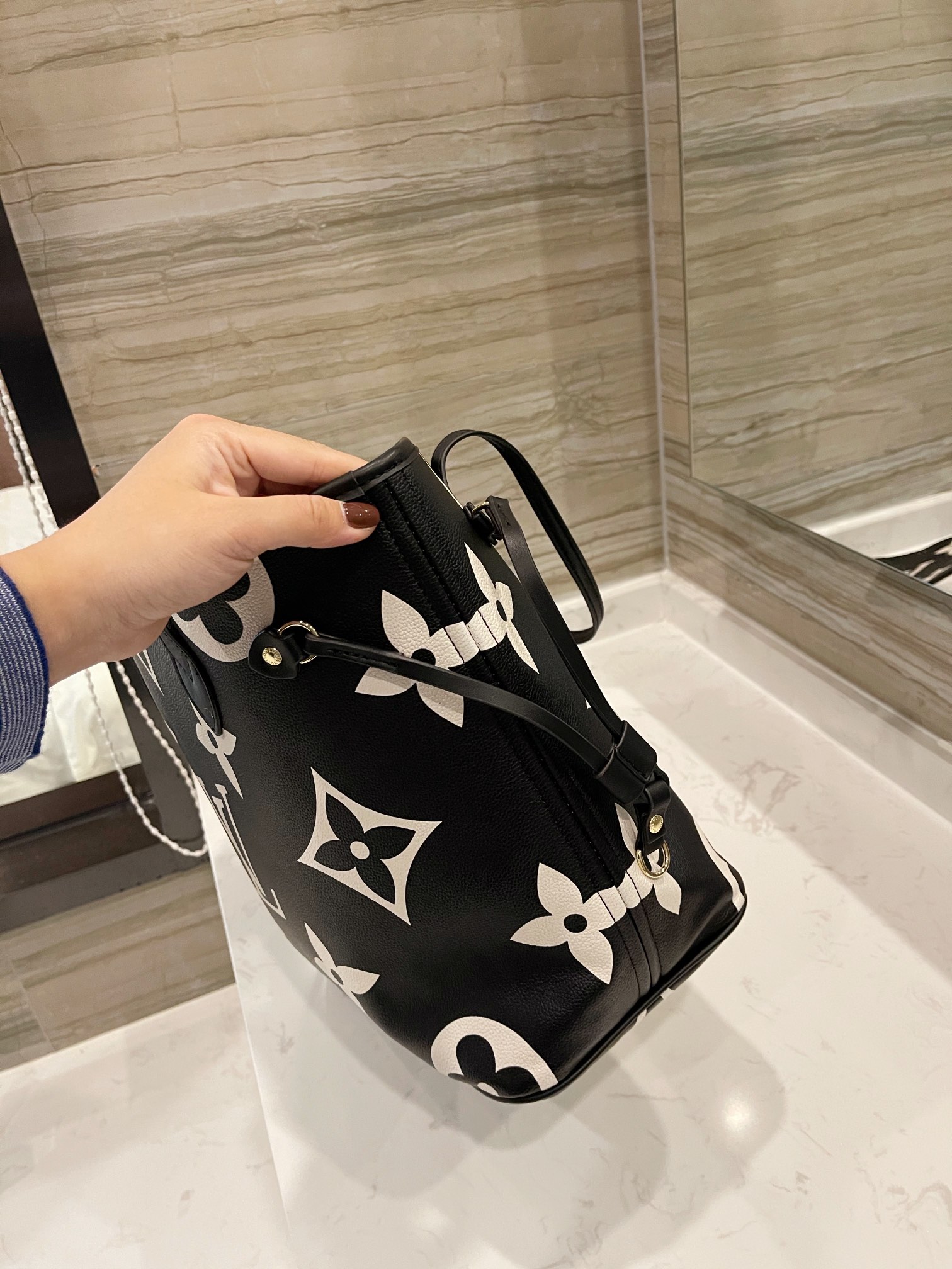 LV $73 gallery