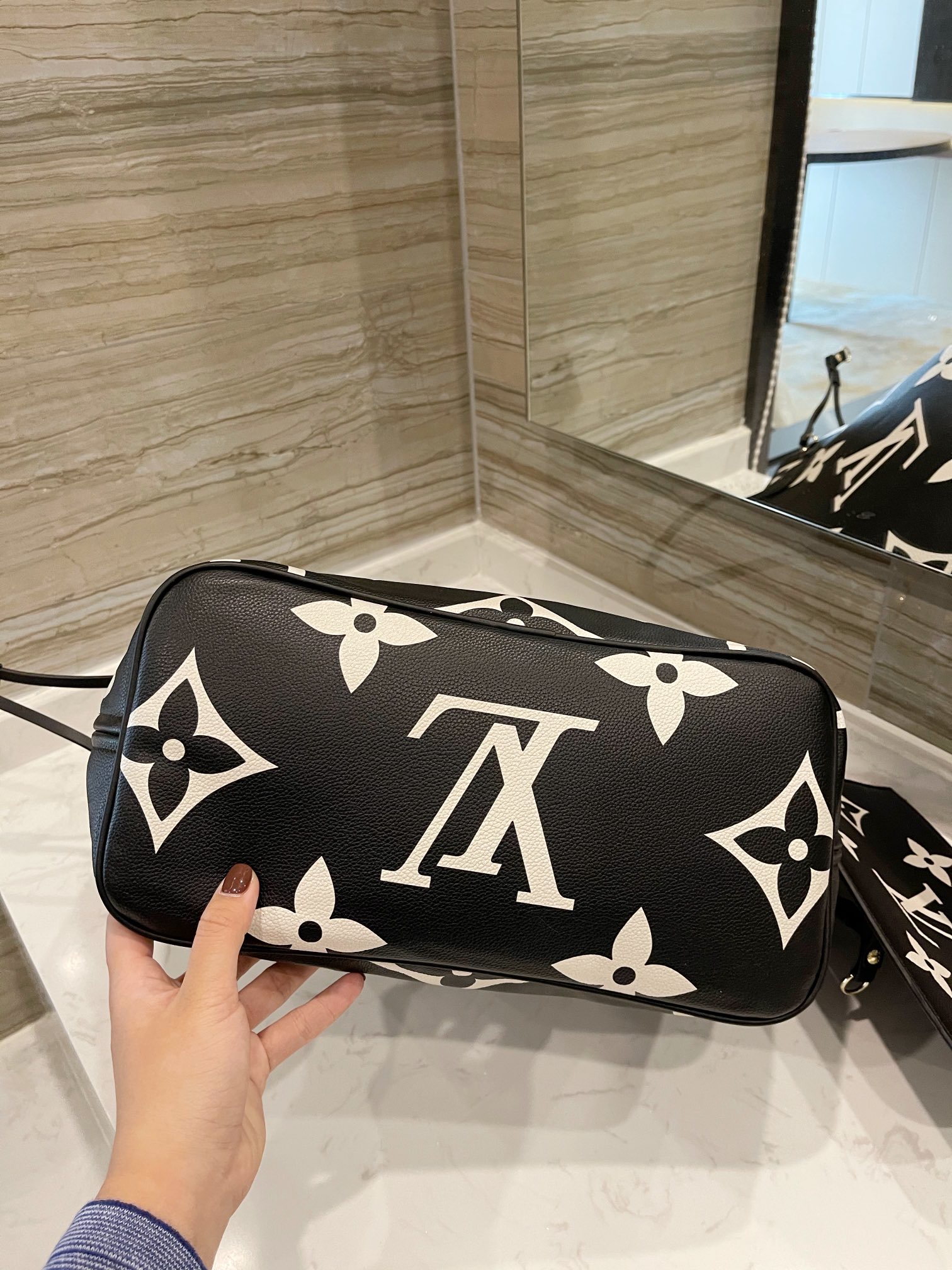 LV $73 gallery