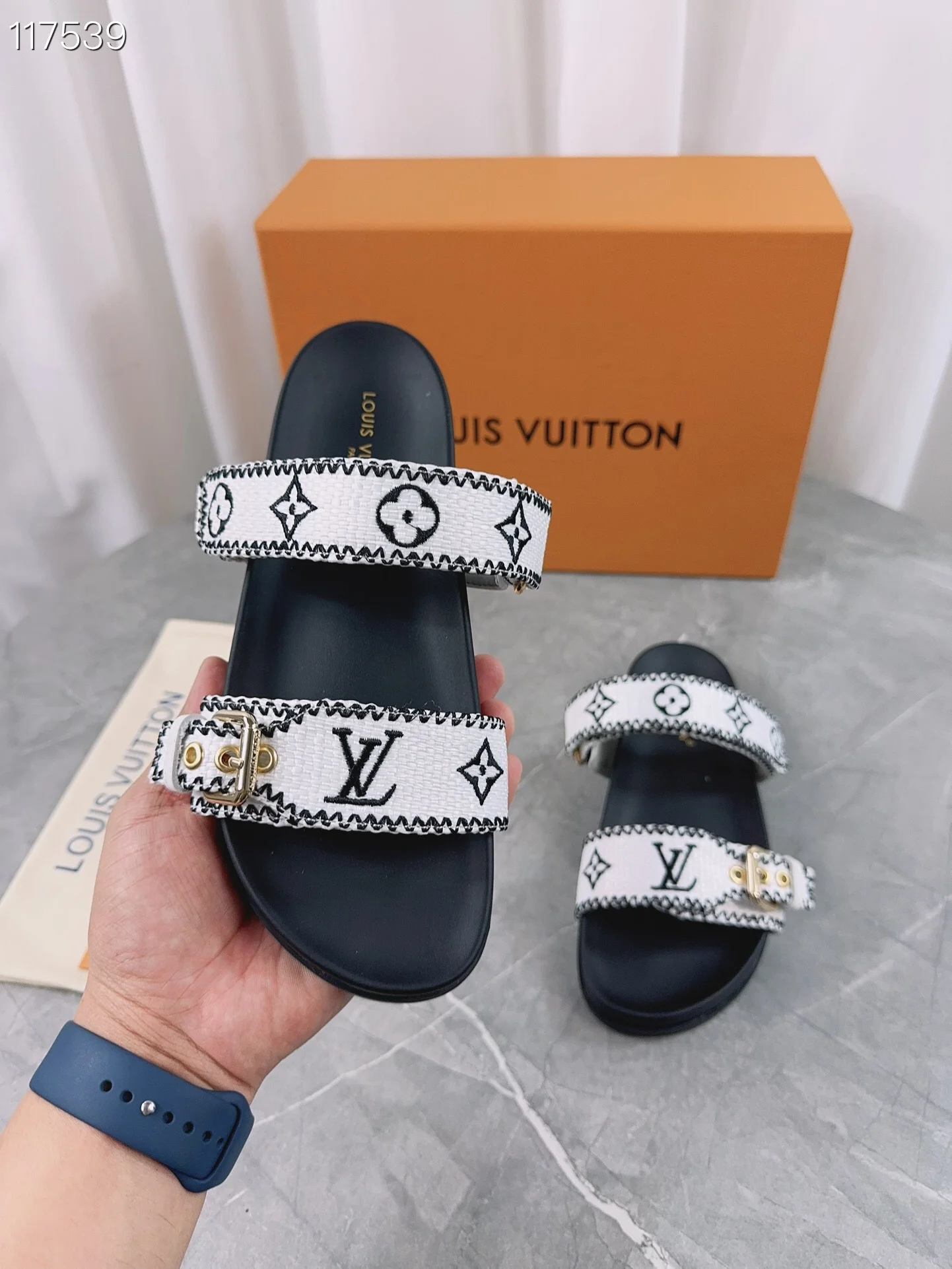 LV $75 gallery