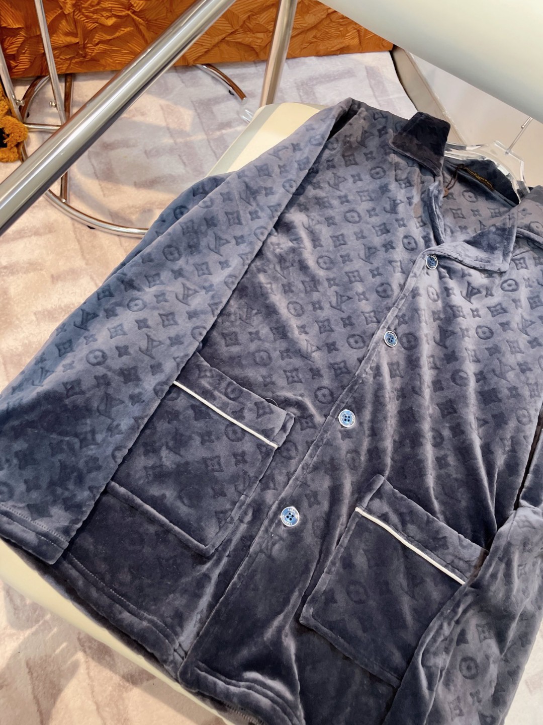 LV $75 gallery