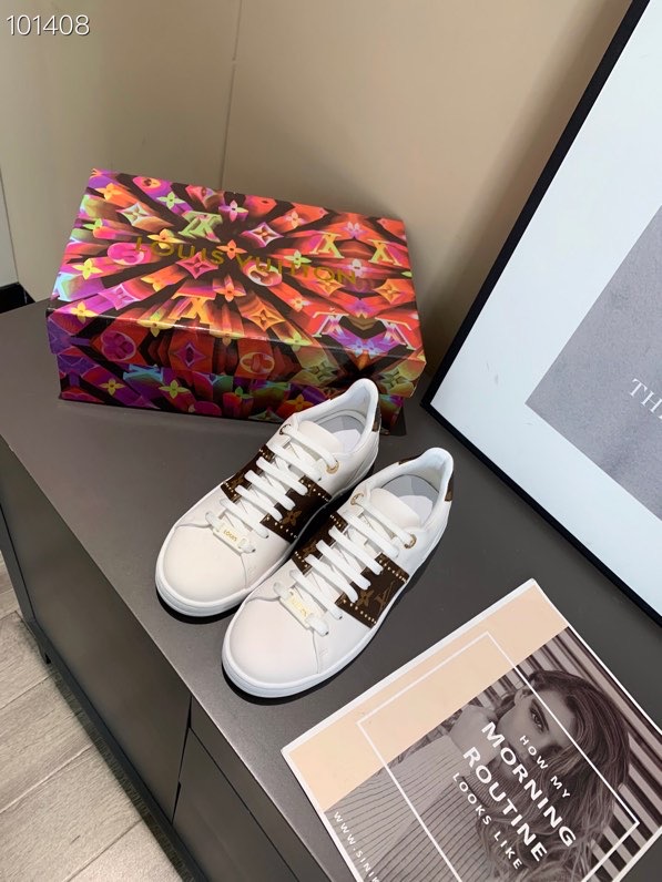 LV $75 gallery