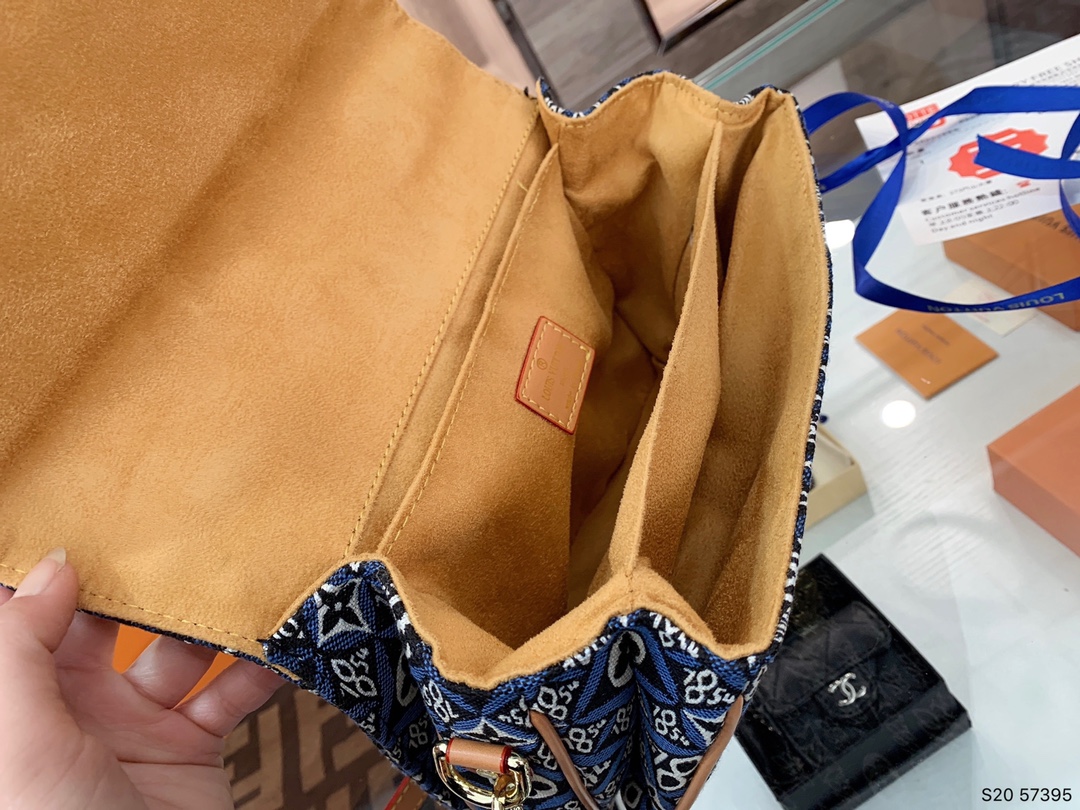 LV $75 gallery