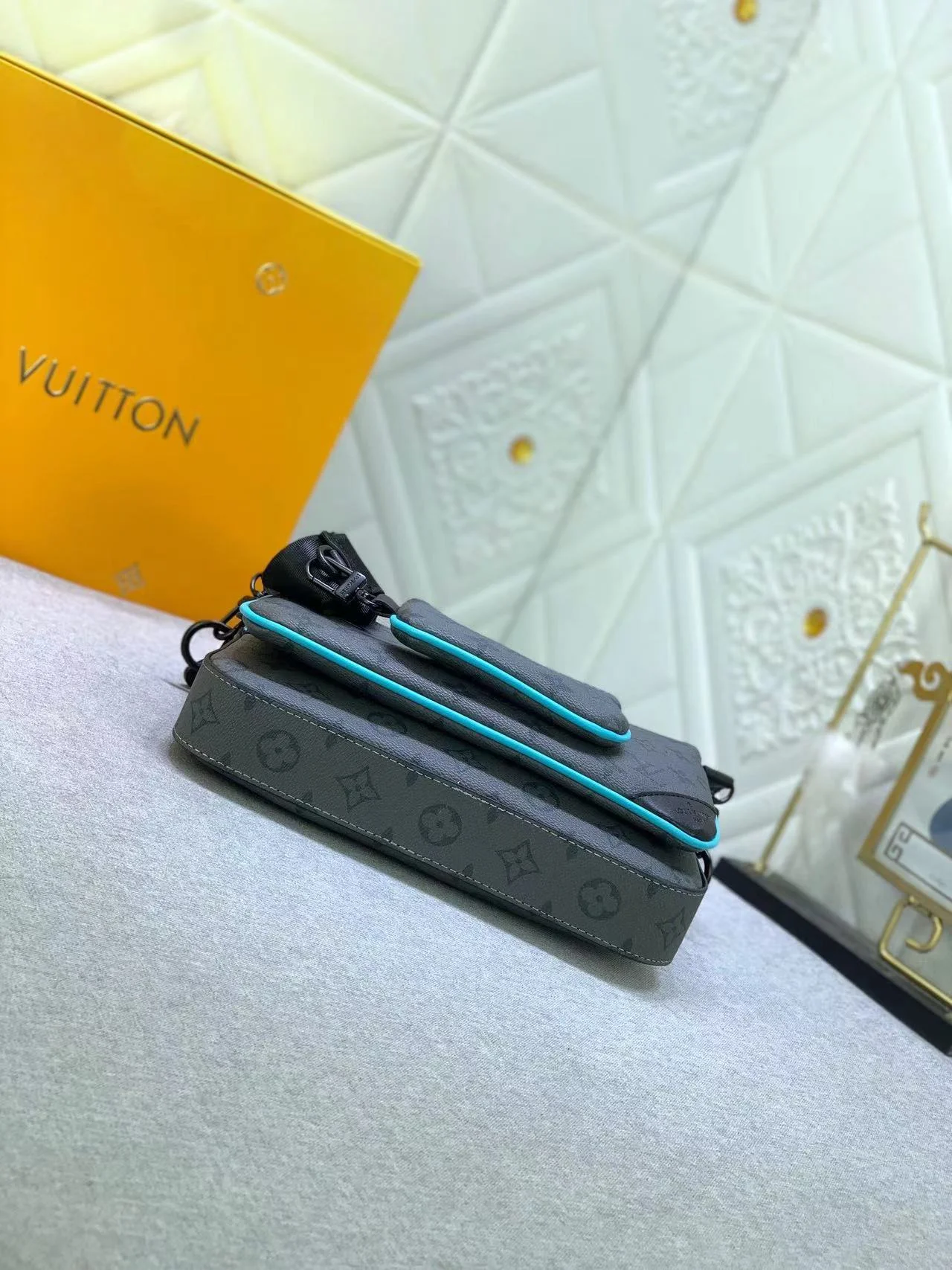 LV $75 gallery