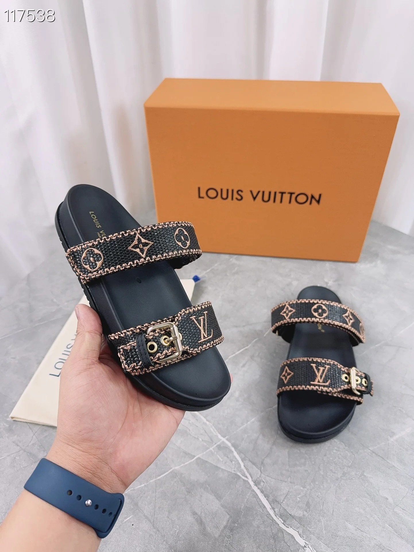 LV $75 gallery