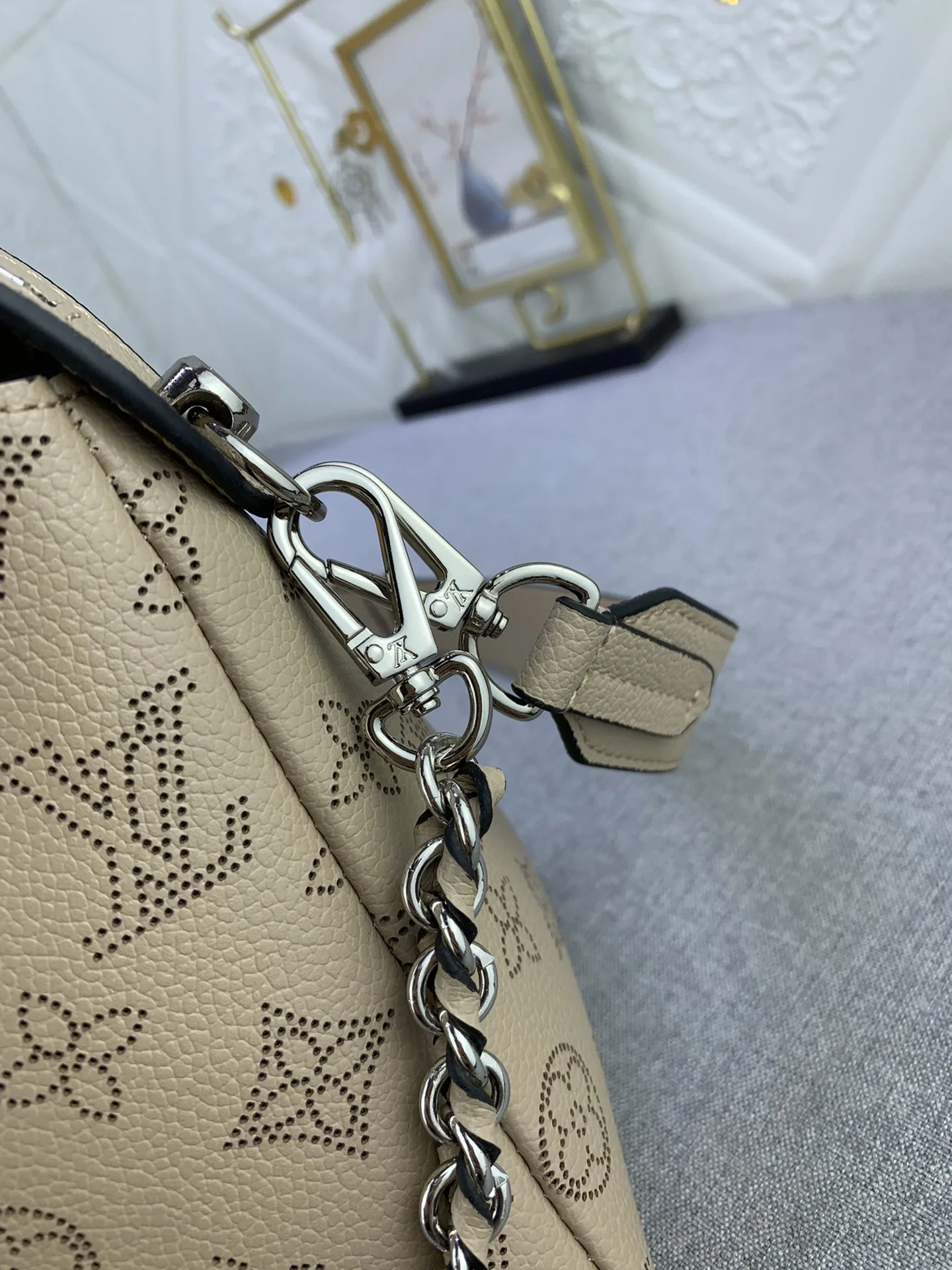 LV $75 gallery