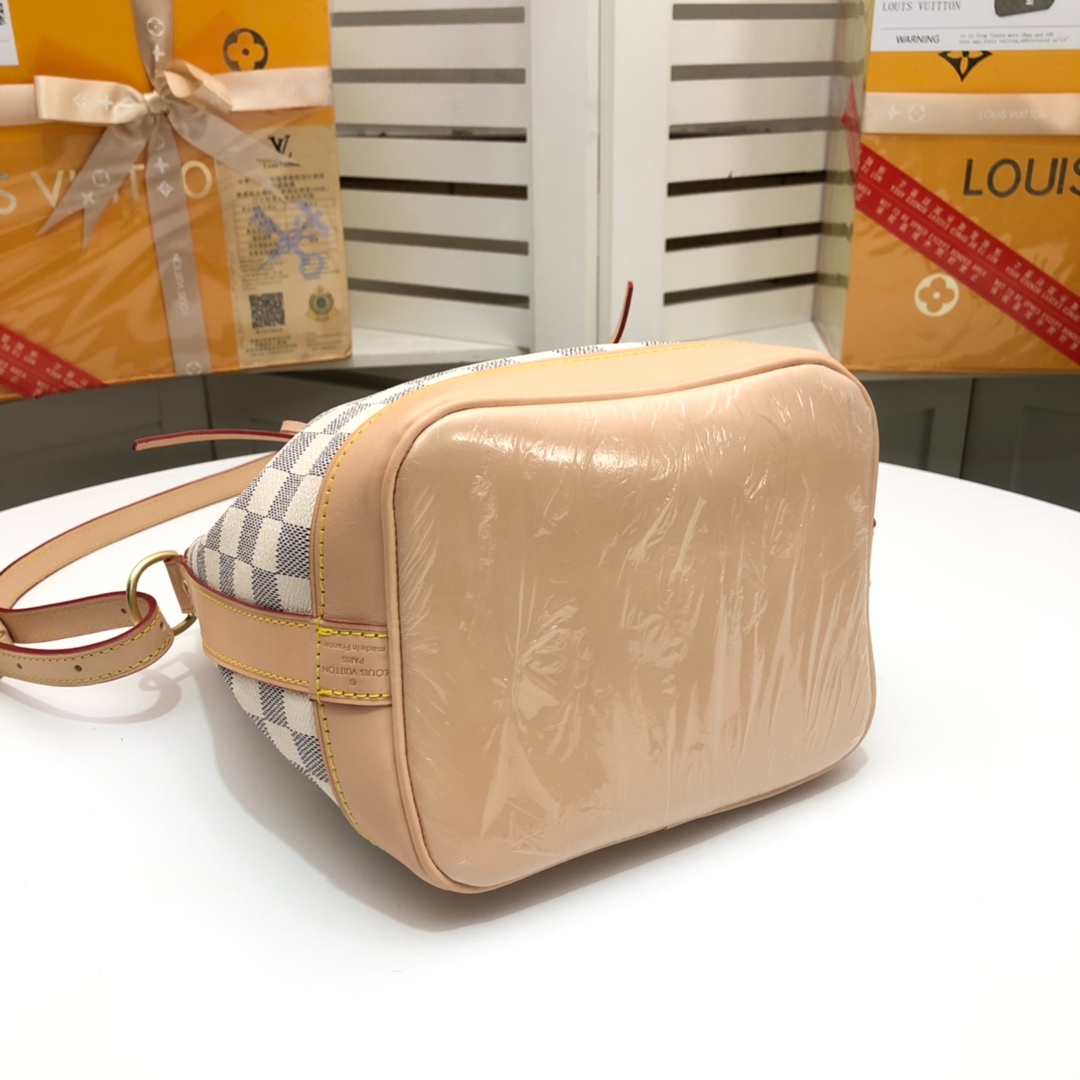 LV $75 gallery