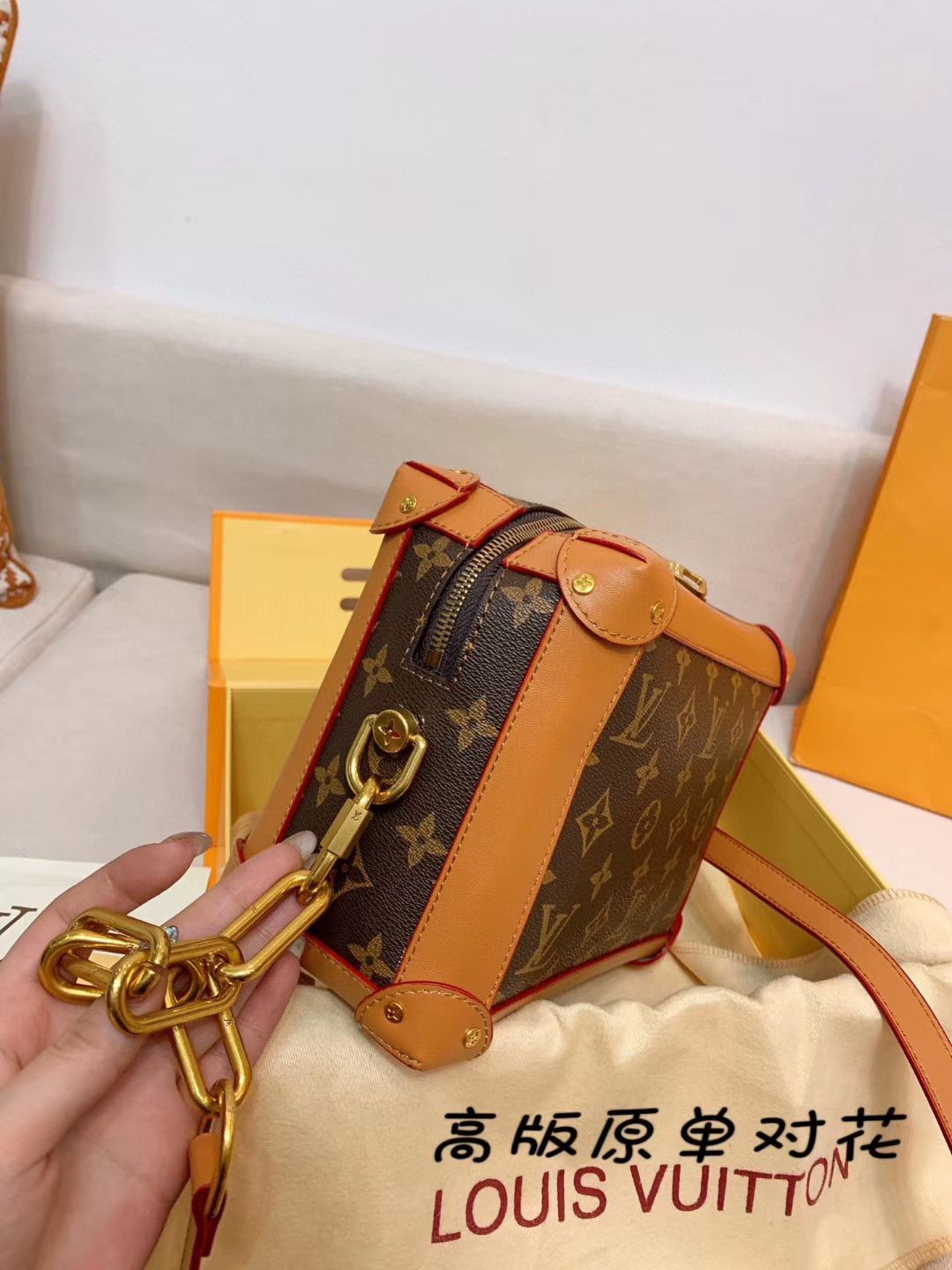 LV $76 gallery