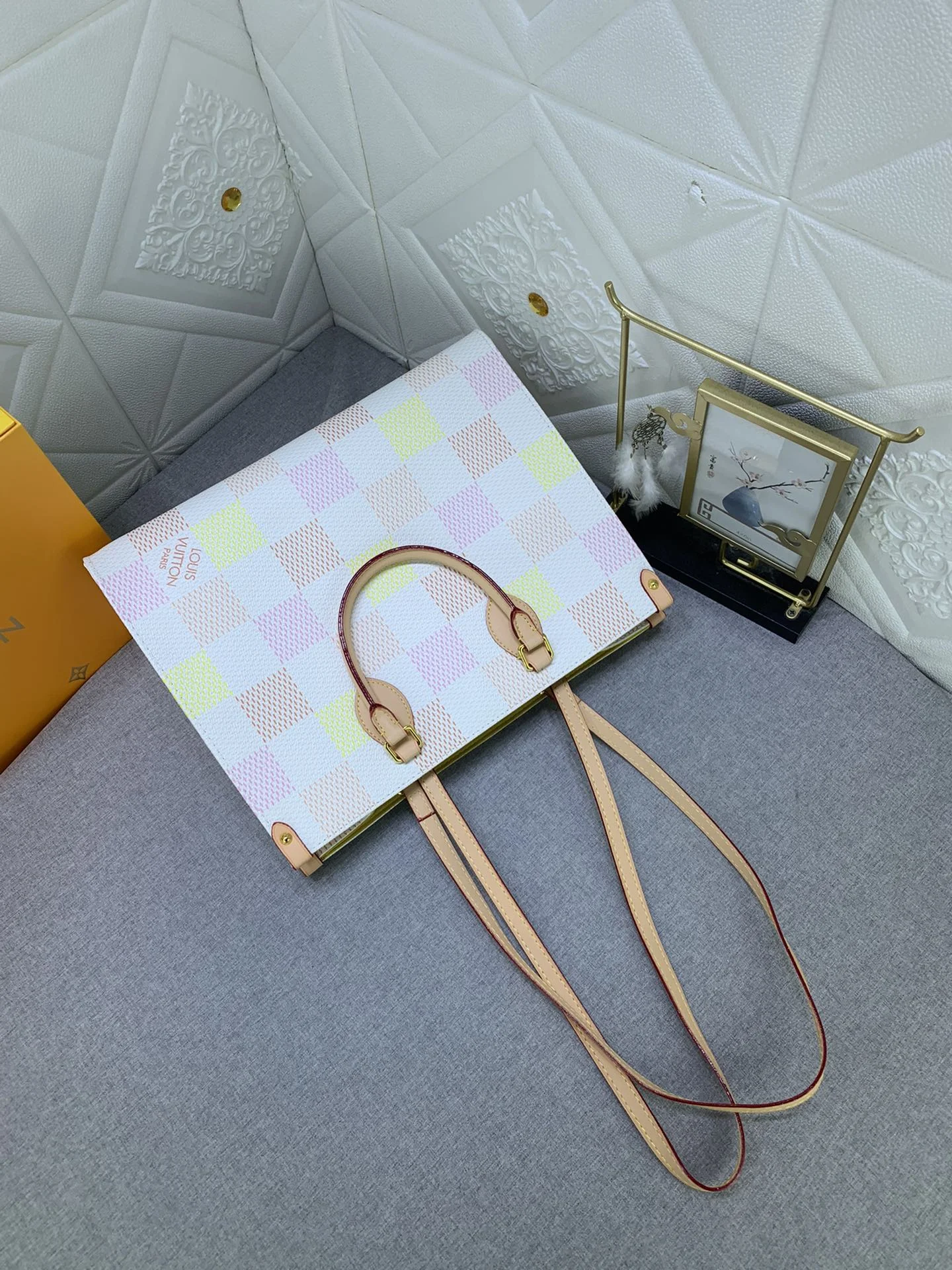 LV $76 gallery