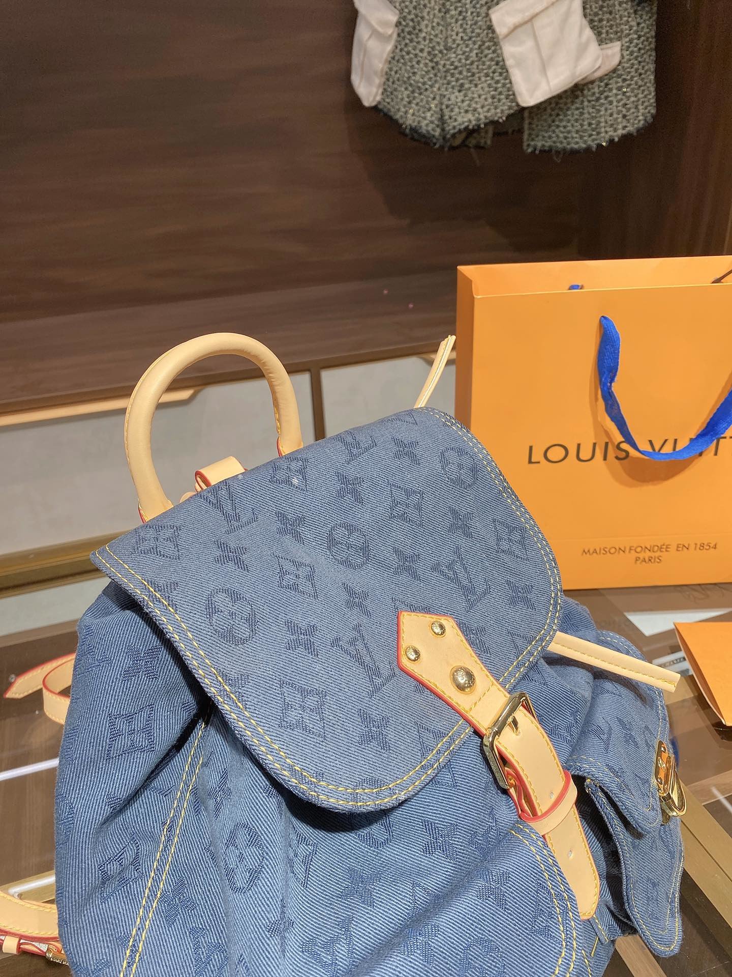 LV $76 gallery