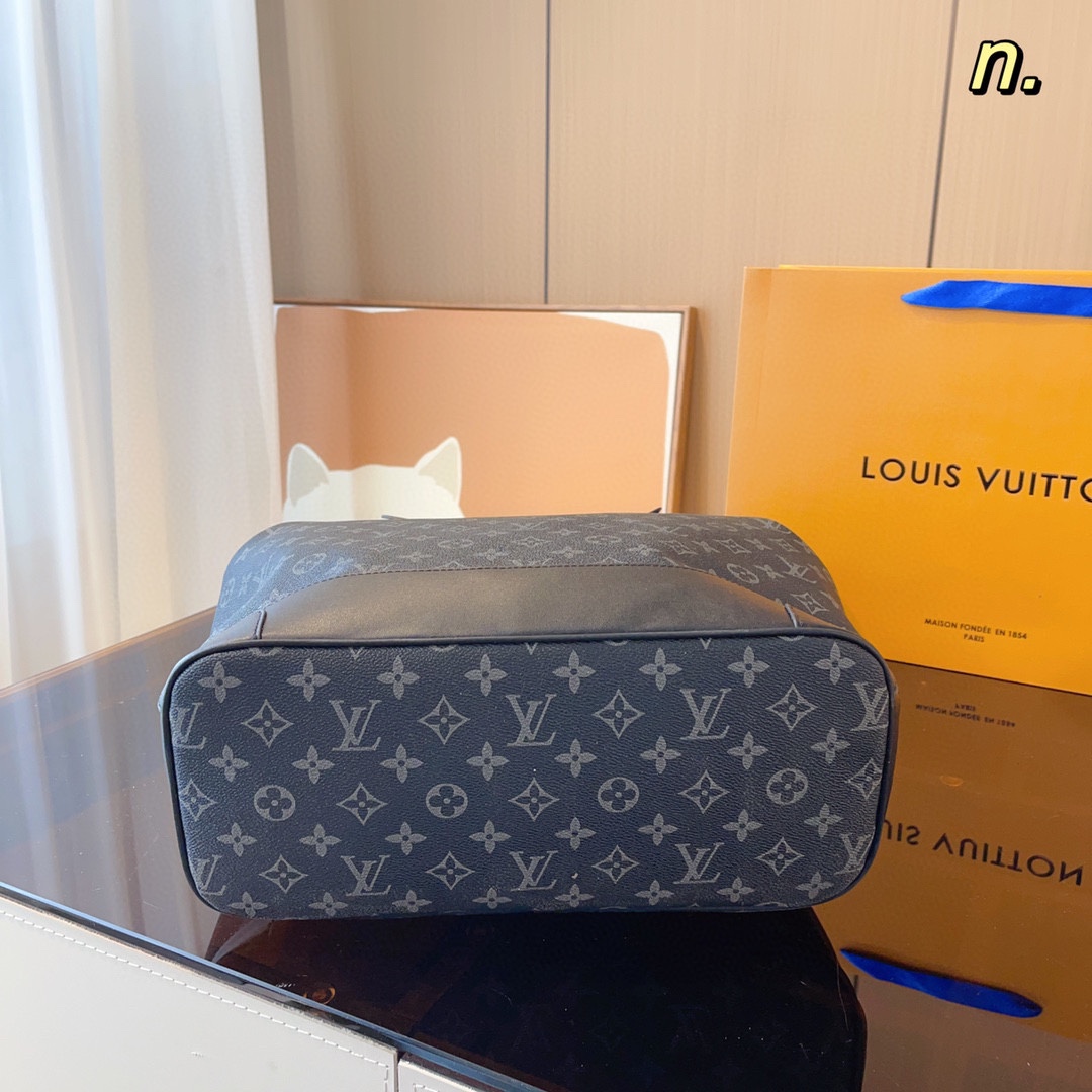 LV $76 gallery