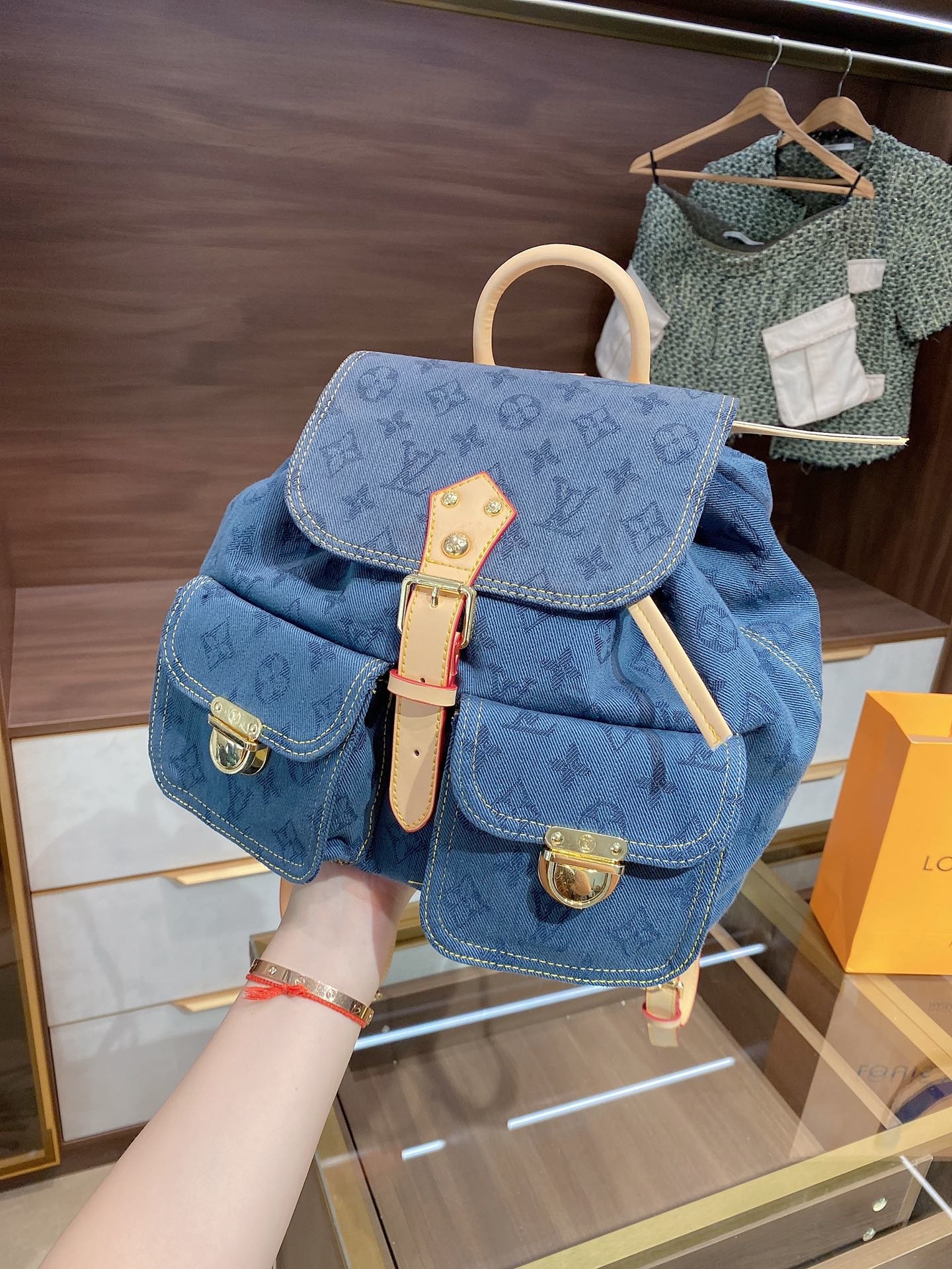 LV $76 gallery