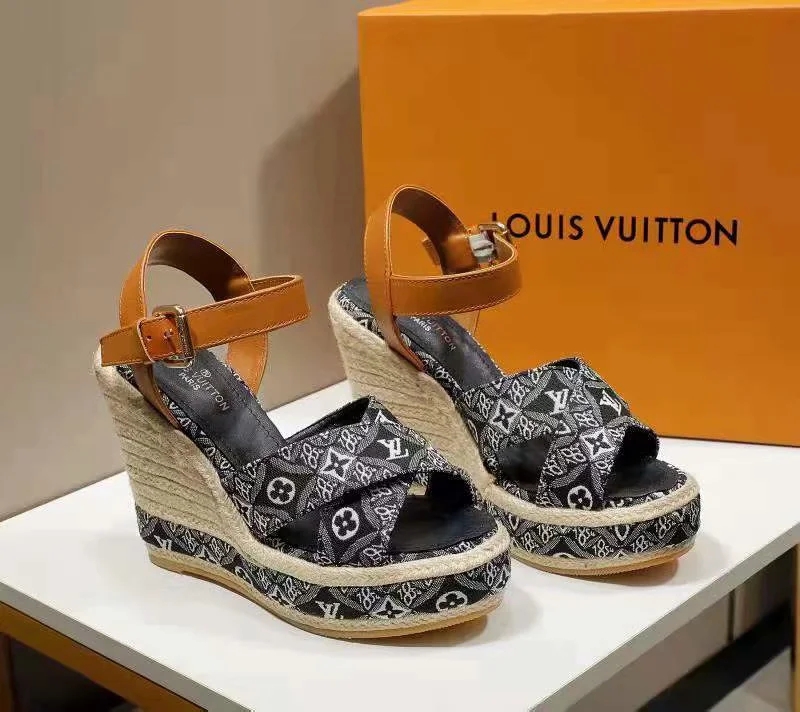 LV $76 gallery