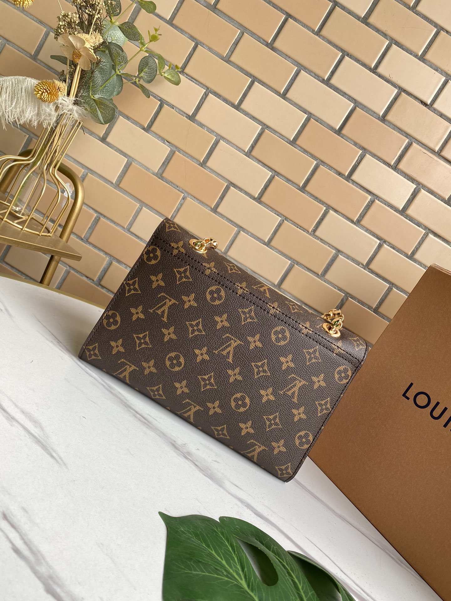 LV $76 gallery