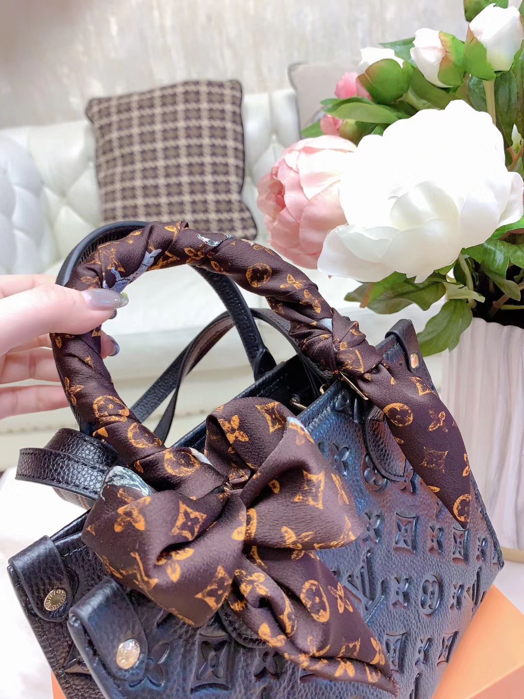 LV $79 gallery