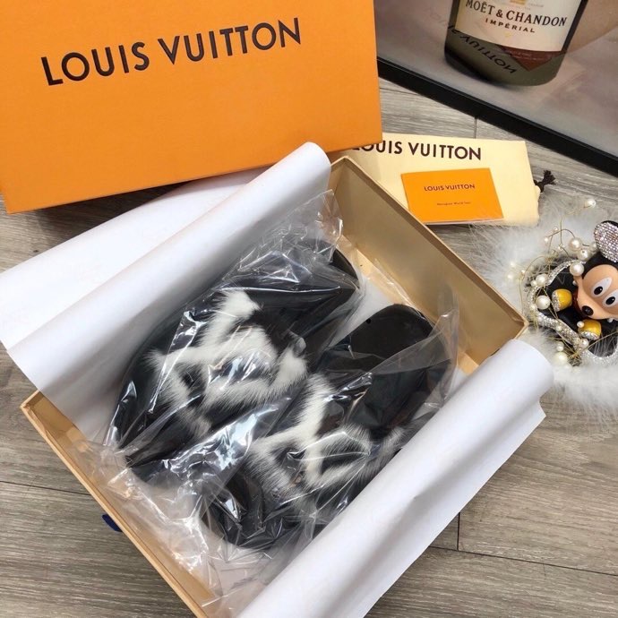 LV $79 gallery