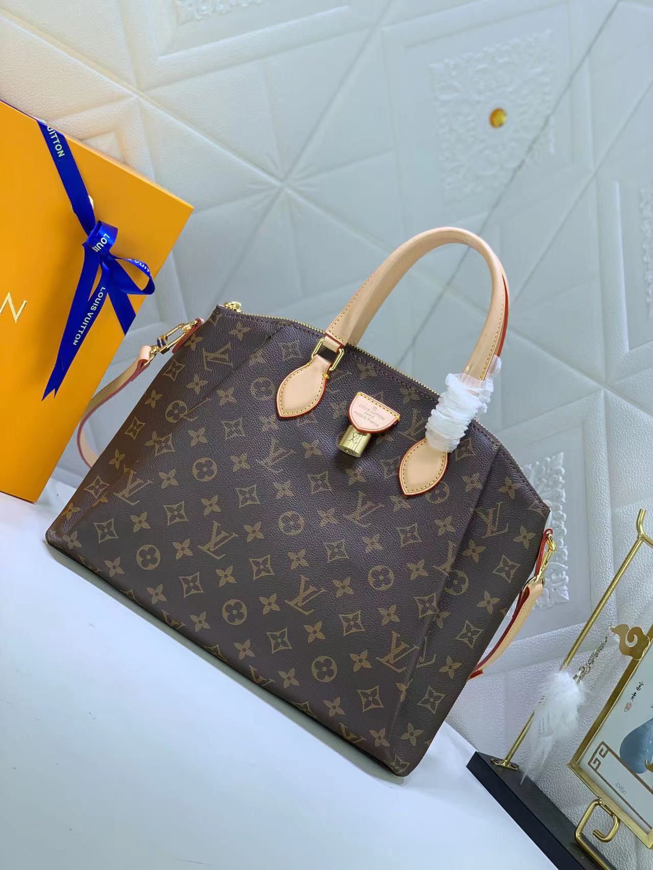 LV $79 gallery