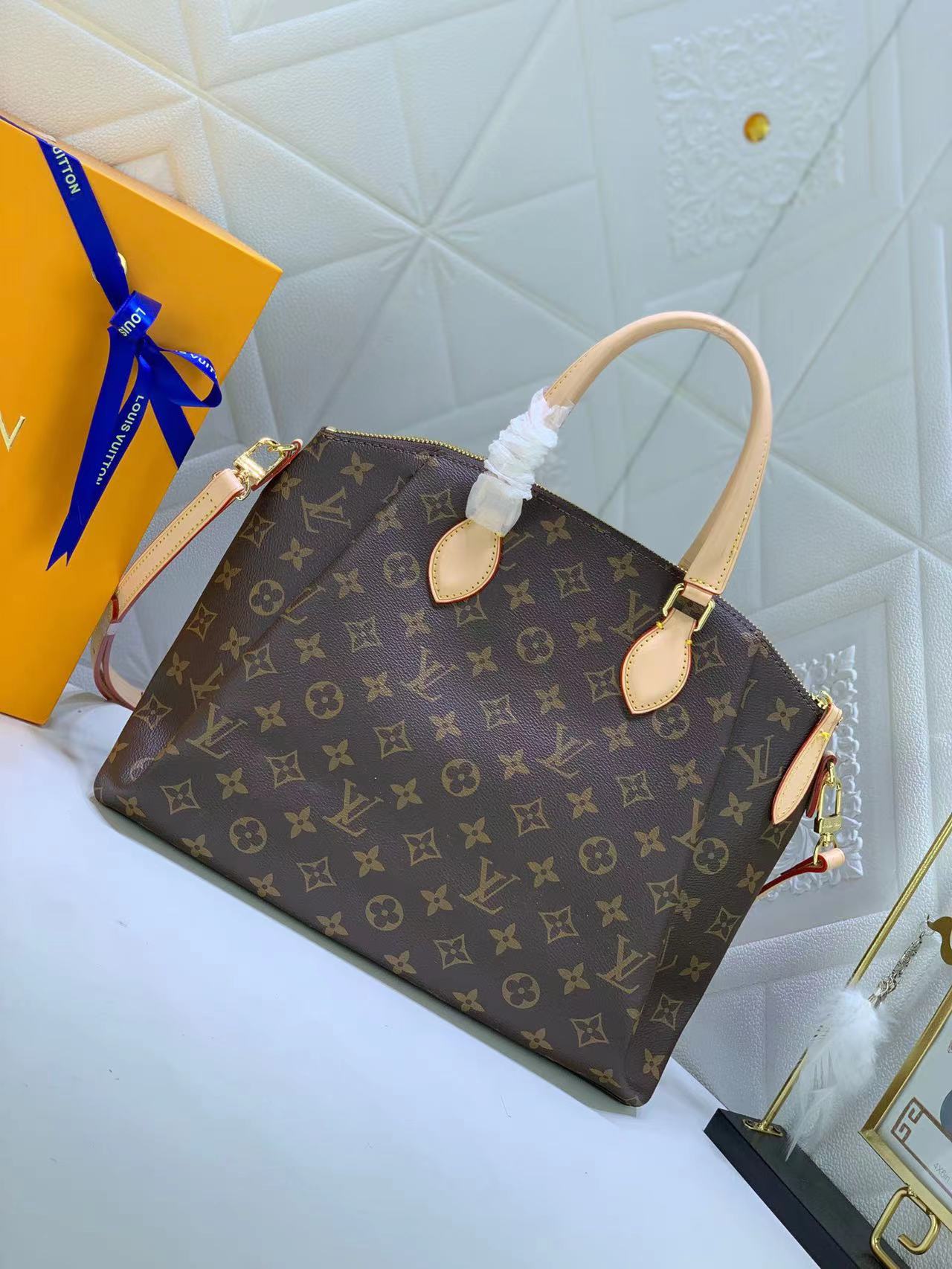 LV $79 gallery