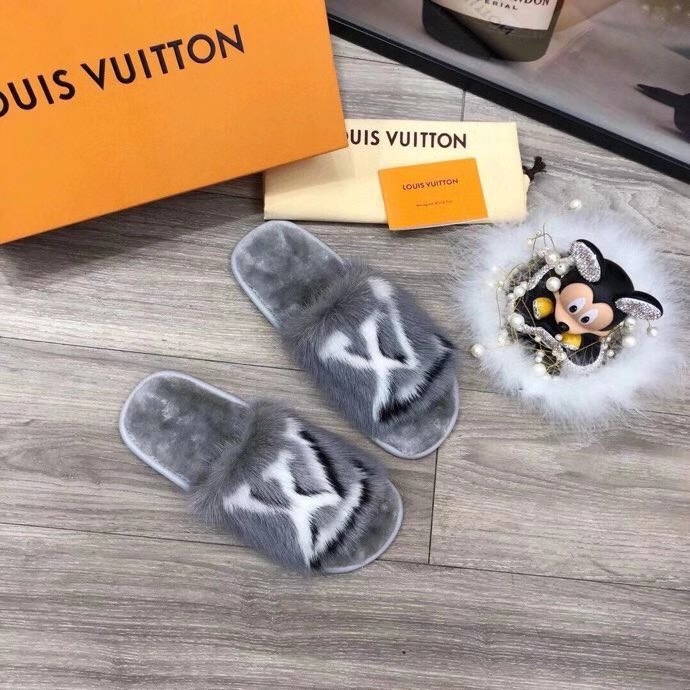 LV $79 gallery