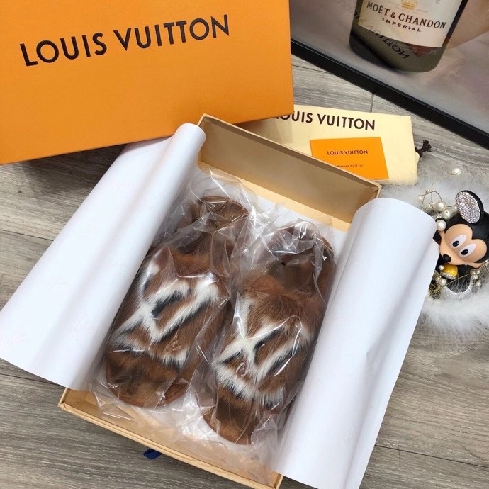 LV $79 gallery