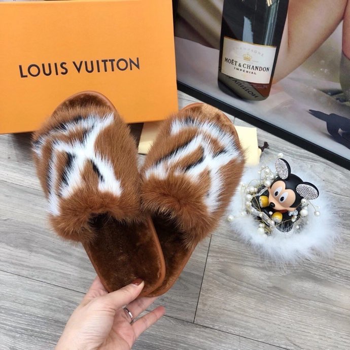 LV $79 gallery