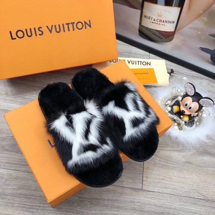 LV $79 gallery