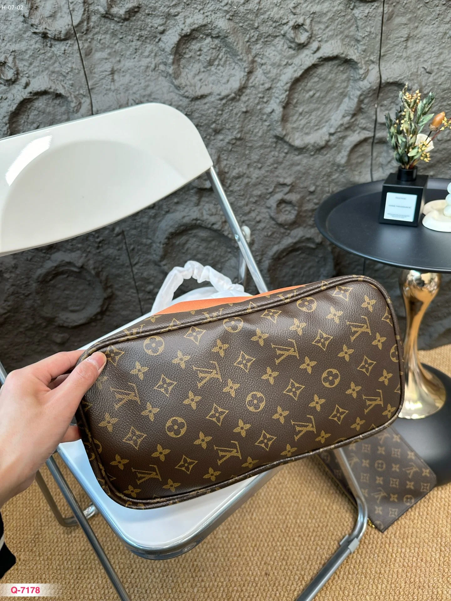 LV $79 gallery