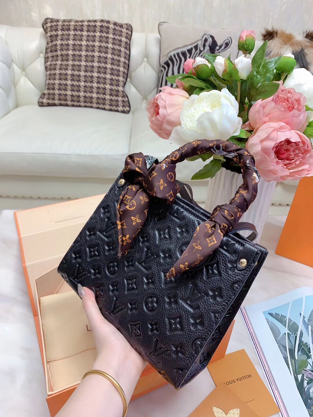 LV $79 gallery