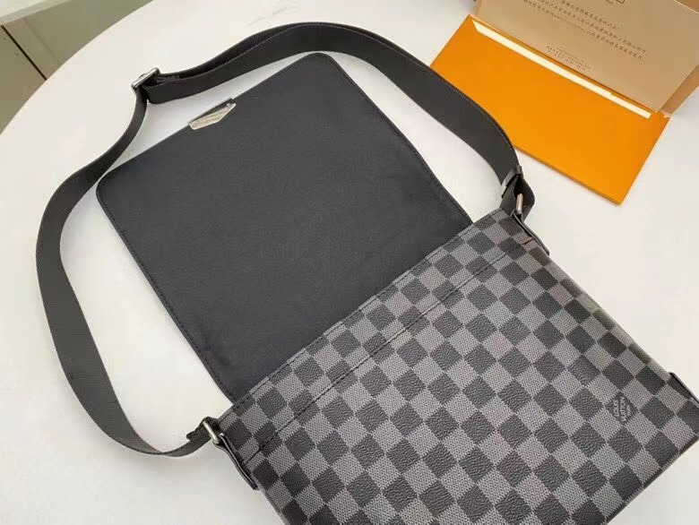 LV $80 gallery