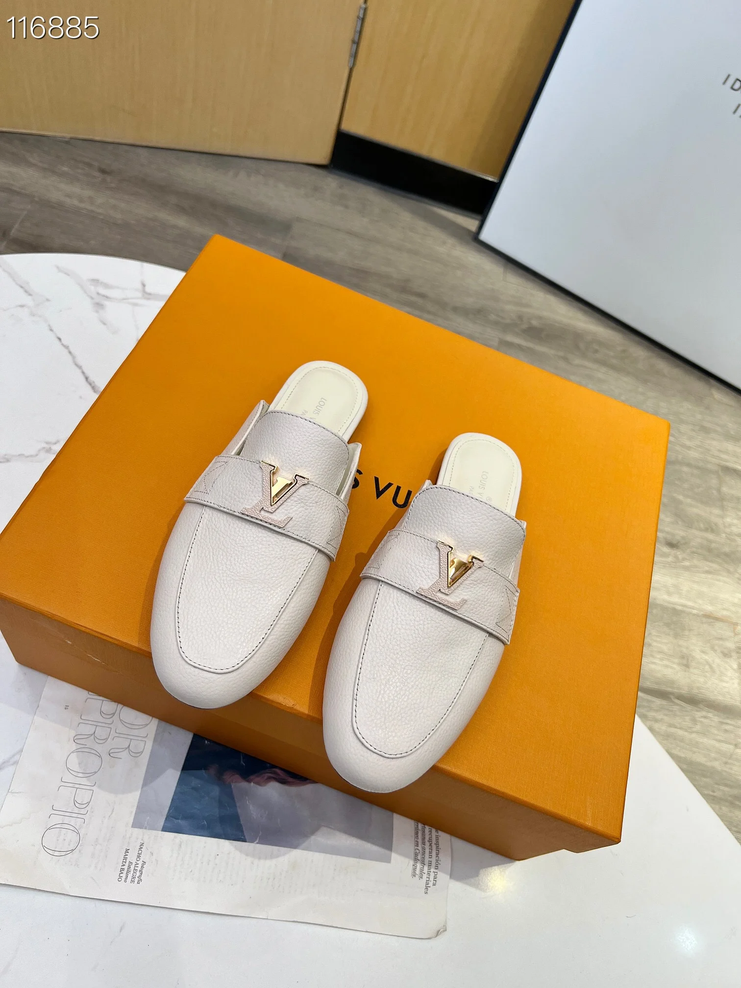 LV $80 gallery