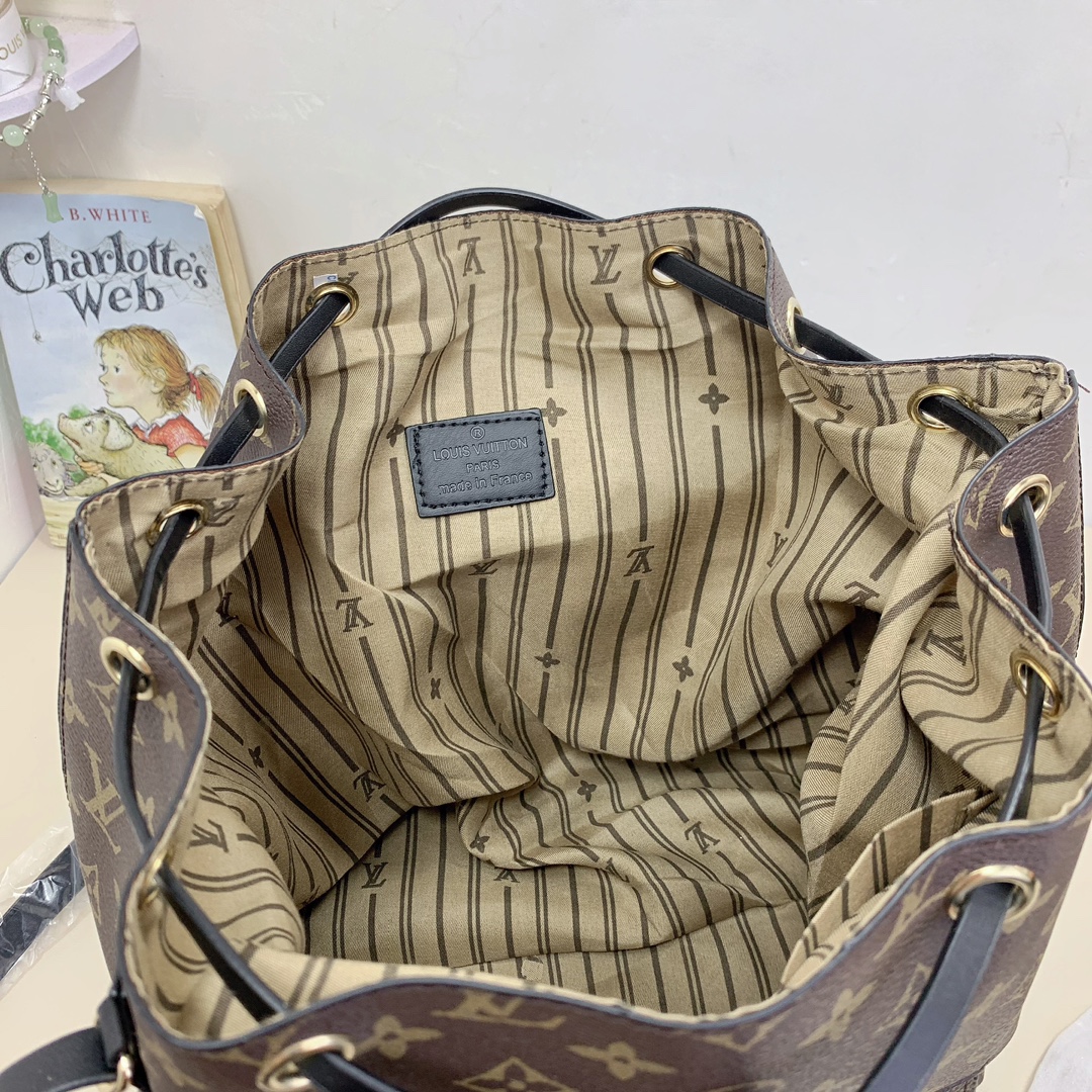 LV $80 gallery