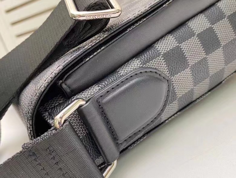 LV $80 gallery