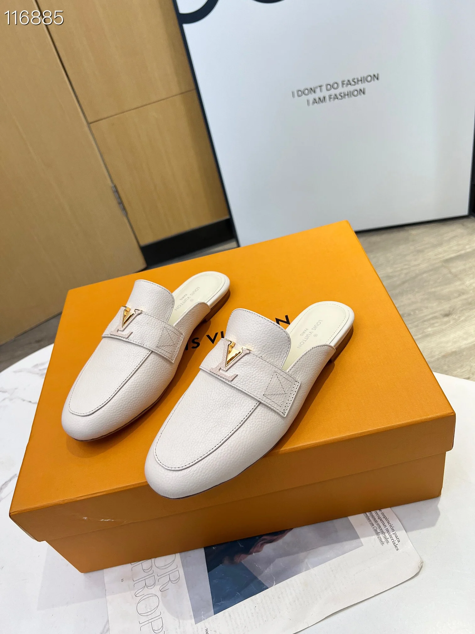 LV $80 gallery