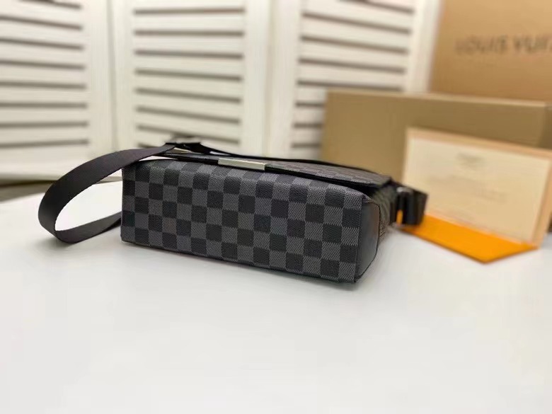 LV $80 gallery