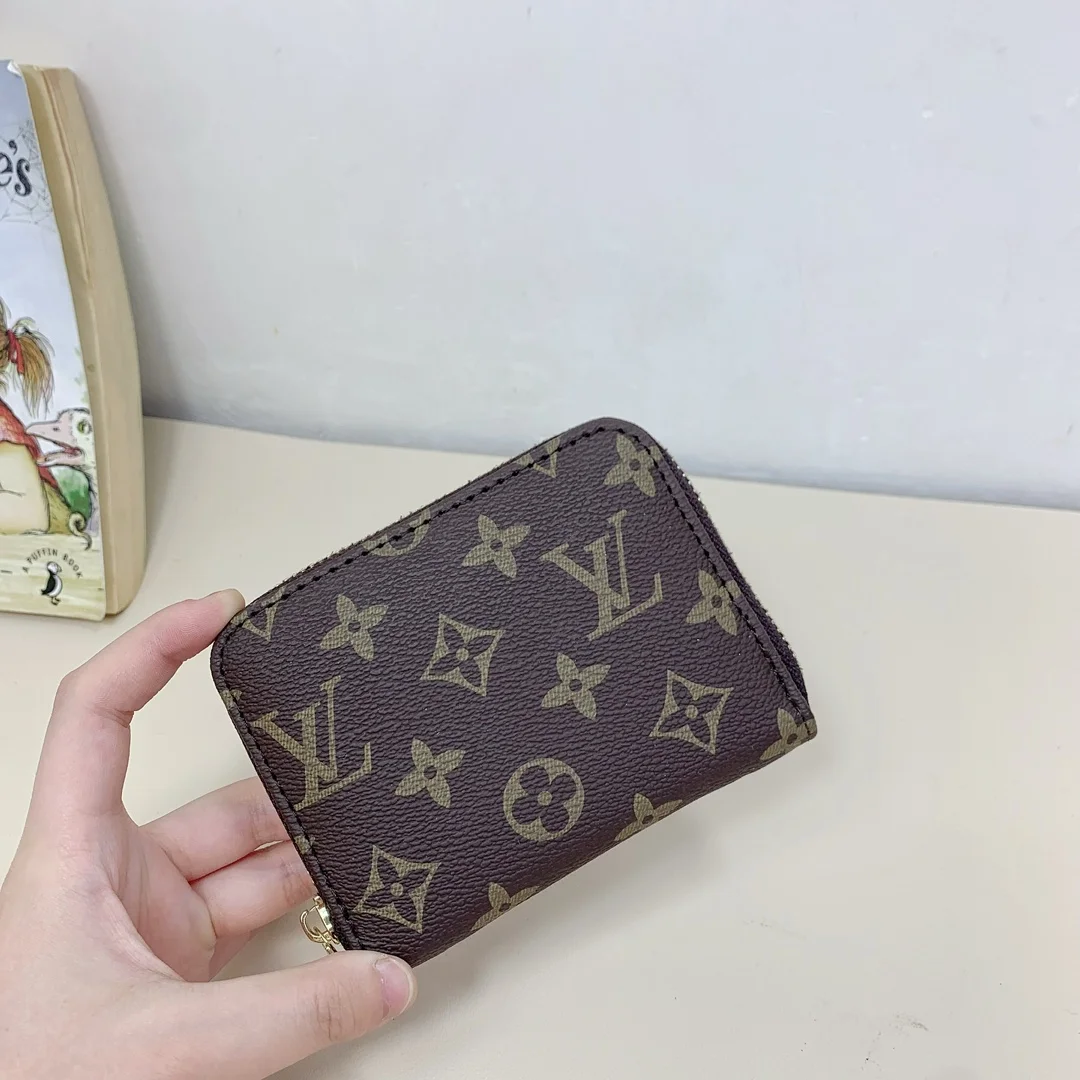 LV $80 gallery