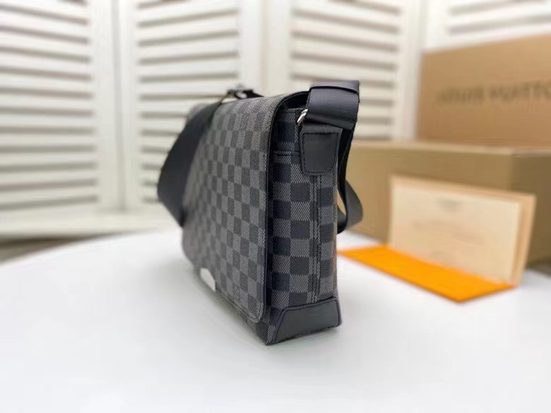 LV $80 gallery