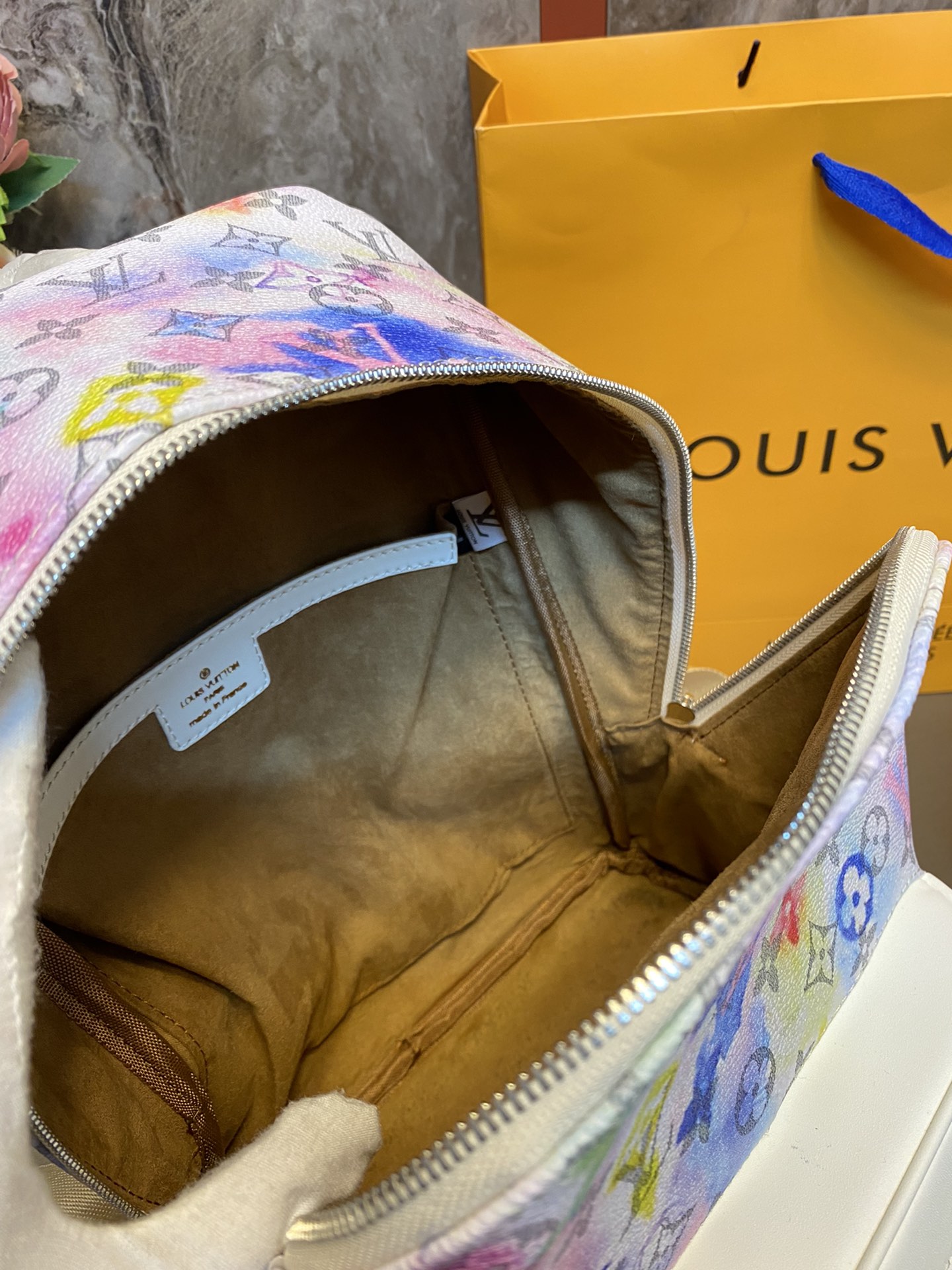 LV $80 gallery