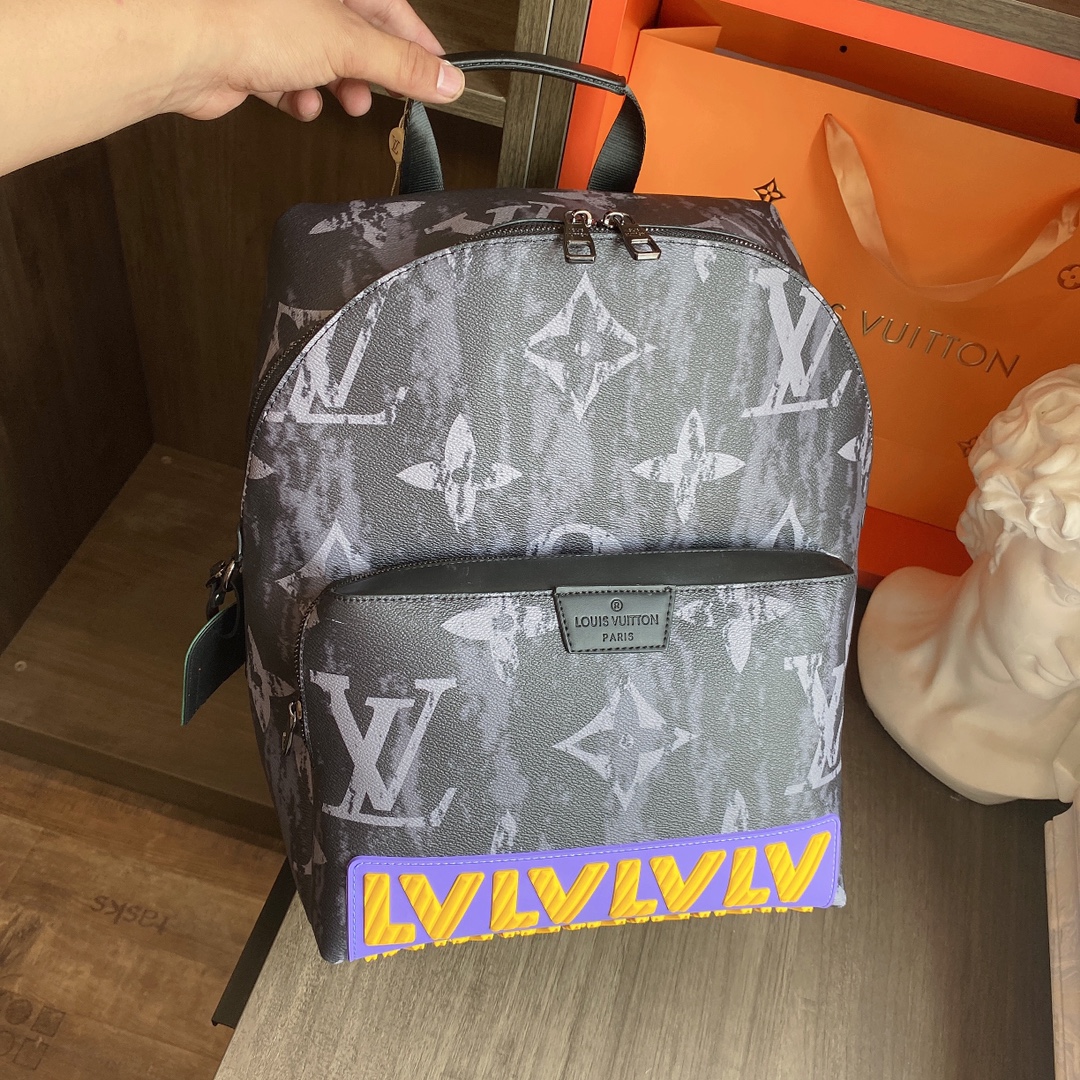 LV $80 gallery