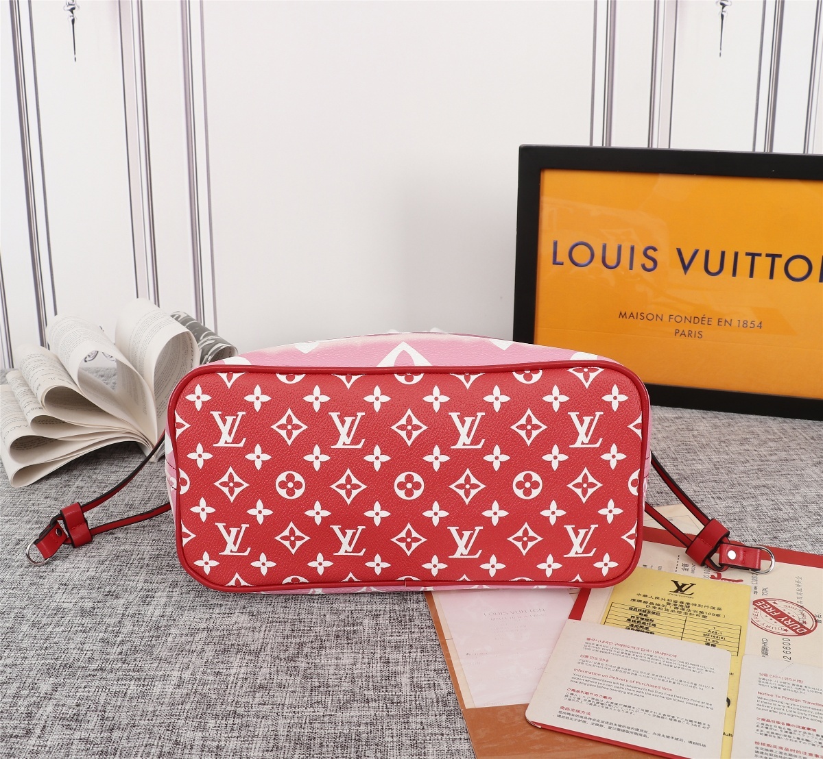 LV $80 gallery